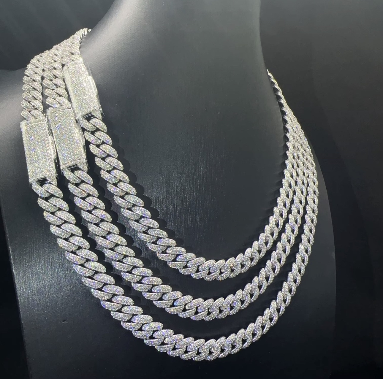 10 mm Moissanite cuban link chain